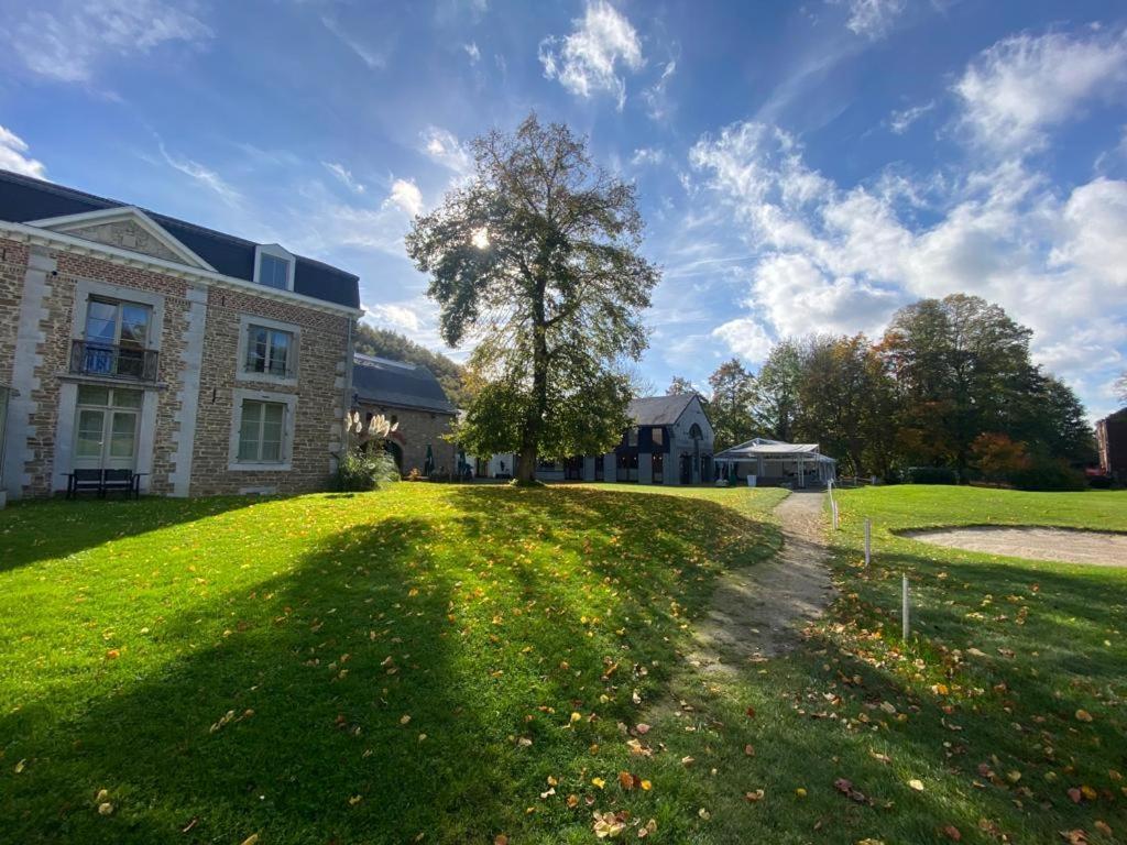 La Chambre Et Le Studio Du Chateau Du Golf De Bernalmont Liegi Esterno foto