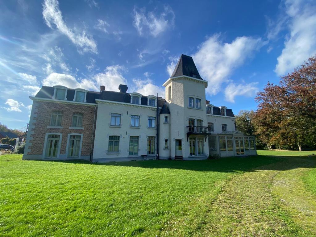La Chambre Et Le Studio Du Chateau Du Golf De Bernalmont Liegi Esterno foto