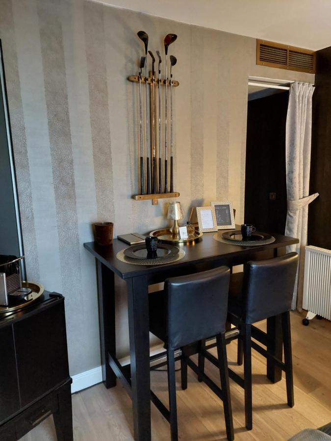 La Chambre Et Le Studio Du Chateau Du Golf De Bernalmont Liegi Esterno foto