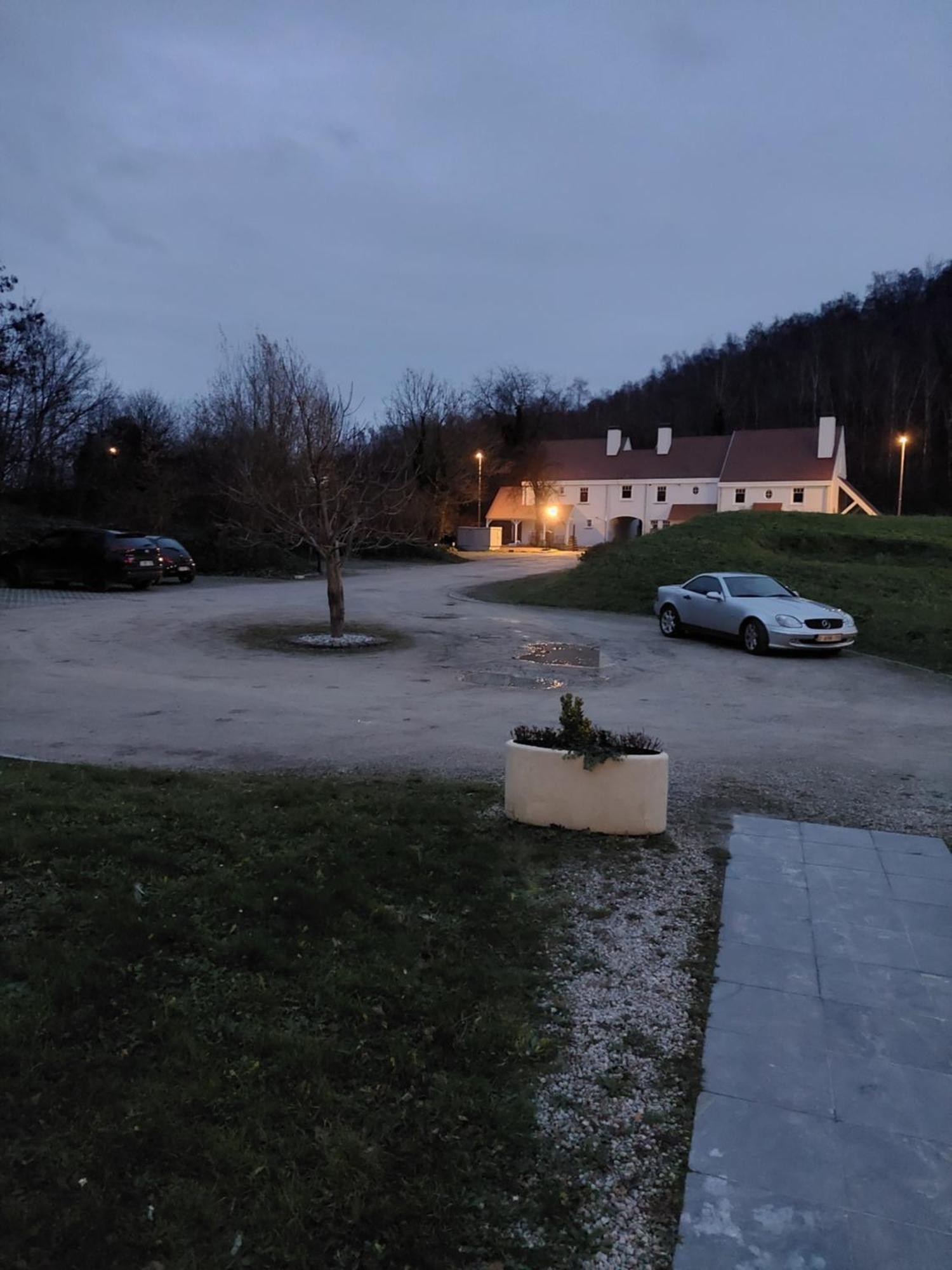La Chambre Et Le Studio Du Chateau Du Golf De Bernalmont Liegi Esterno foto