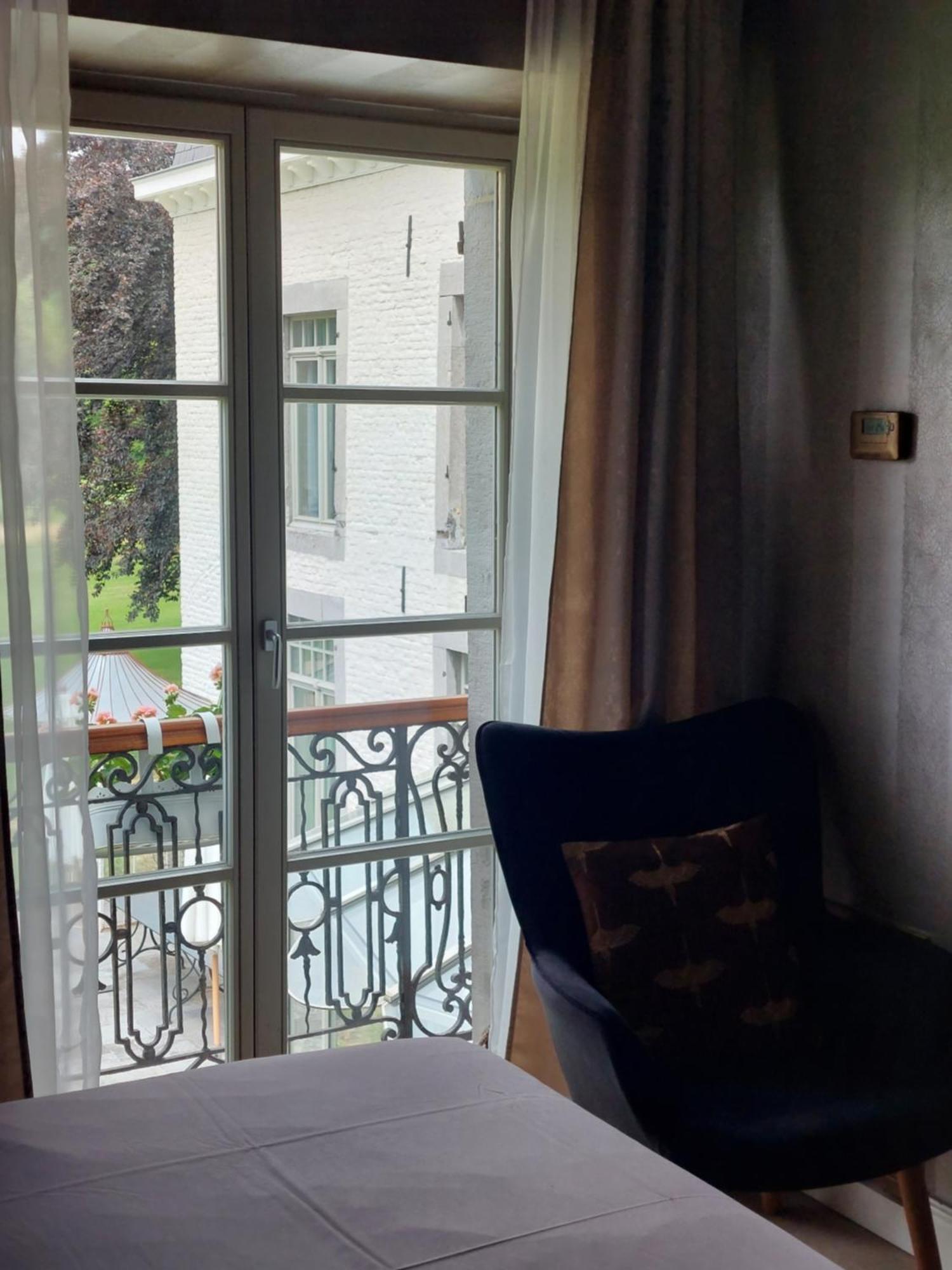 La Chambre Et Le Studio Du Chateau Du Golf De Bernalmont Liegi Camera foto