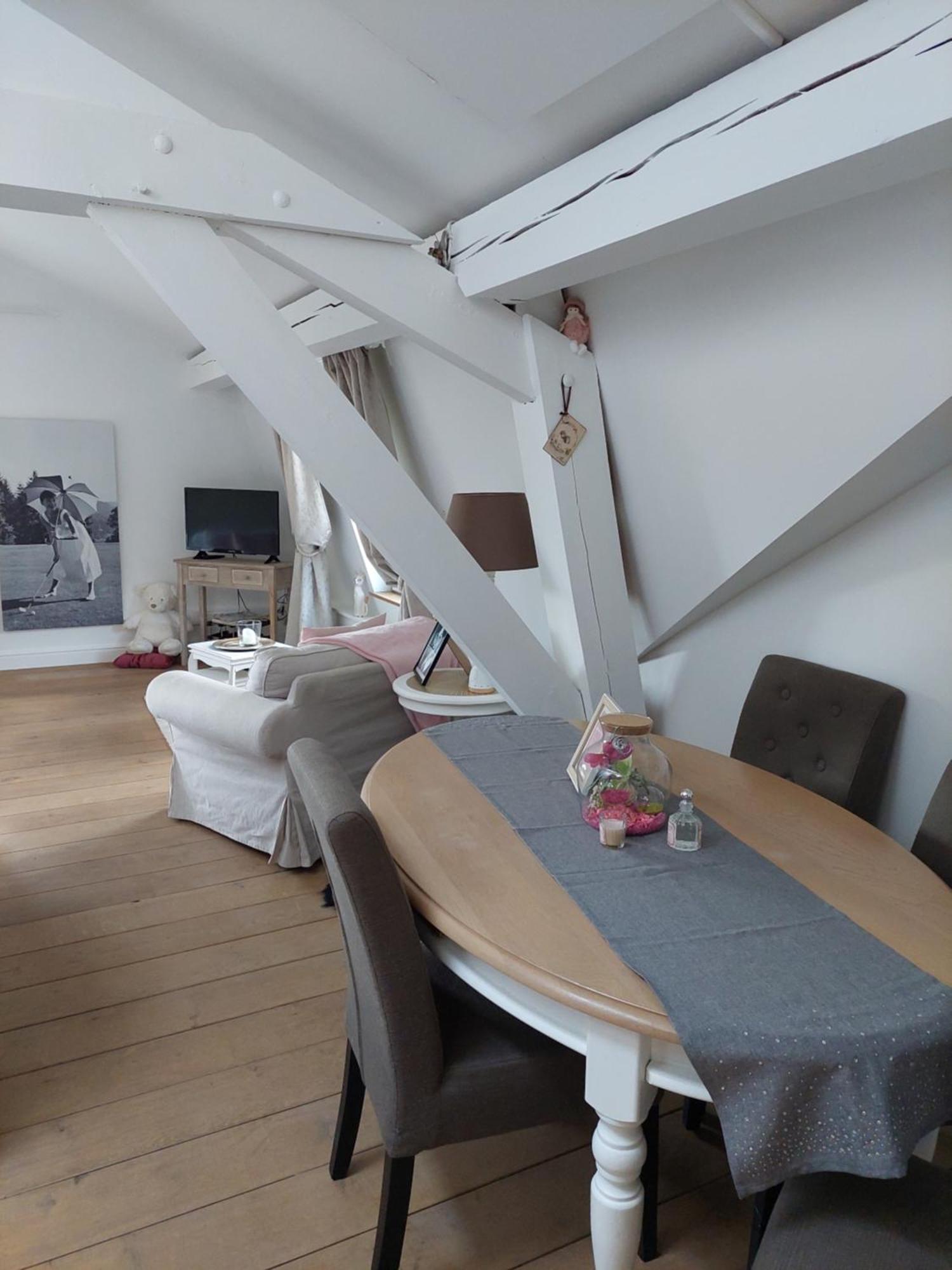 La Chambre Et Le Studio Du Chateau Du Golf De Bernalmont Liegi Camera foto